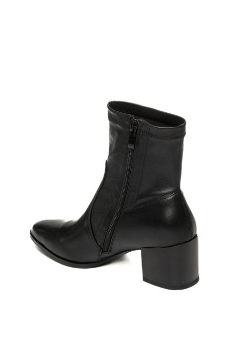t50 UMA PARKER NEW YORK | 617NAPPA-NERO